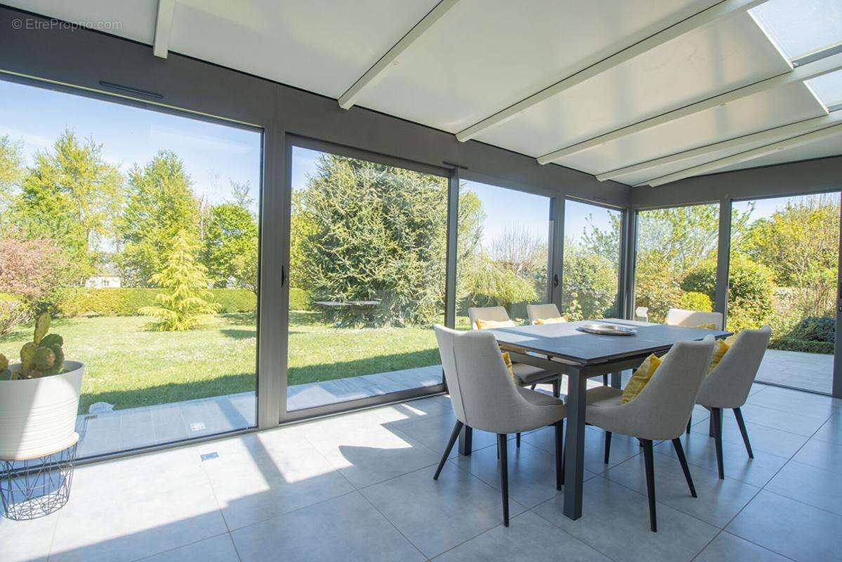 Maison à LONGUE-JUMELLES