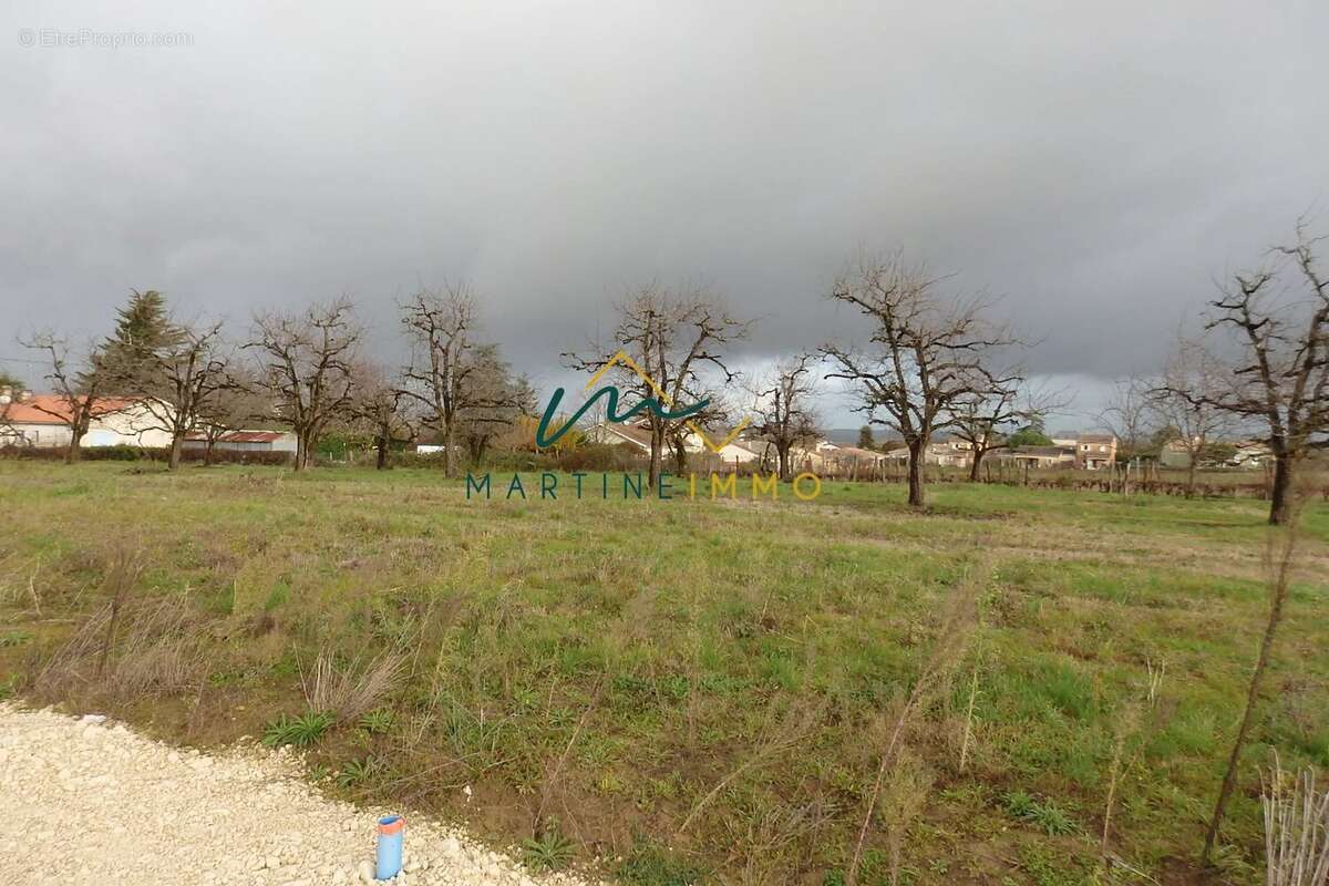 Terrain a bâtir proche commerce - photo 2