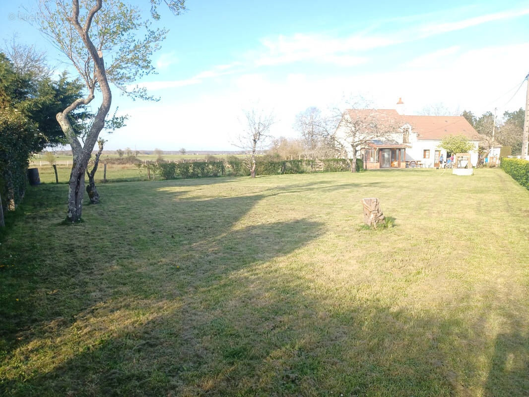 Maison à JUSSY-LE-CHAUDRIER