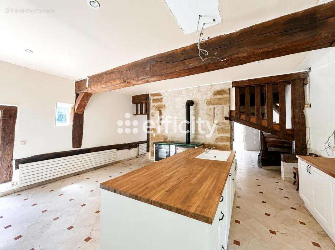 Maison 330 m² à Villers-Saint-Frambourg  - photo 14