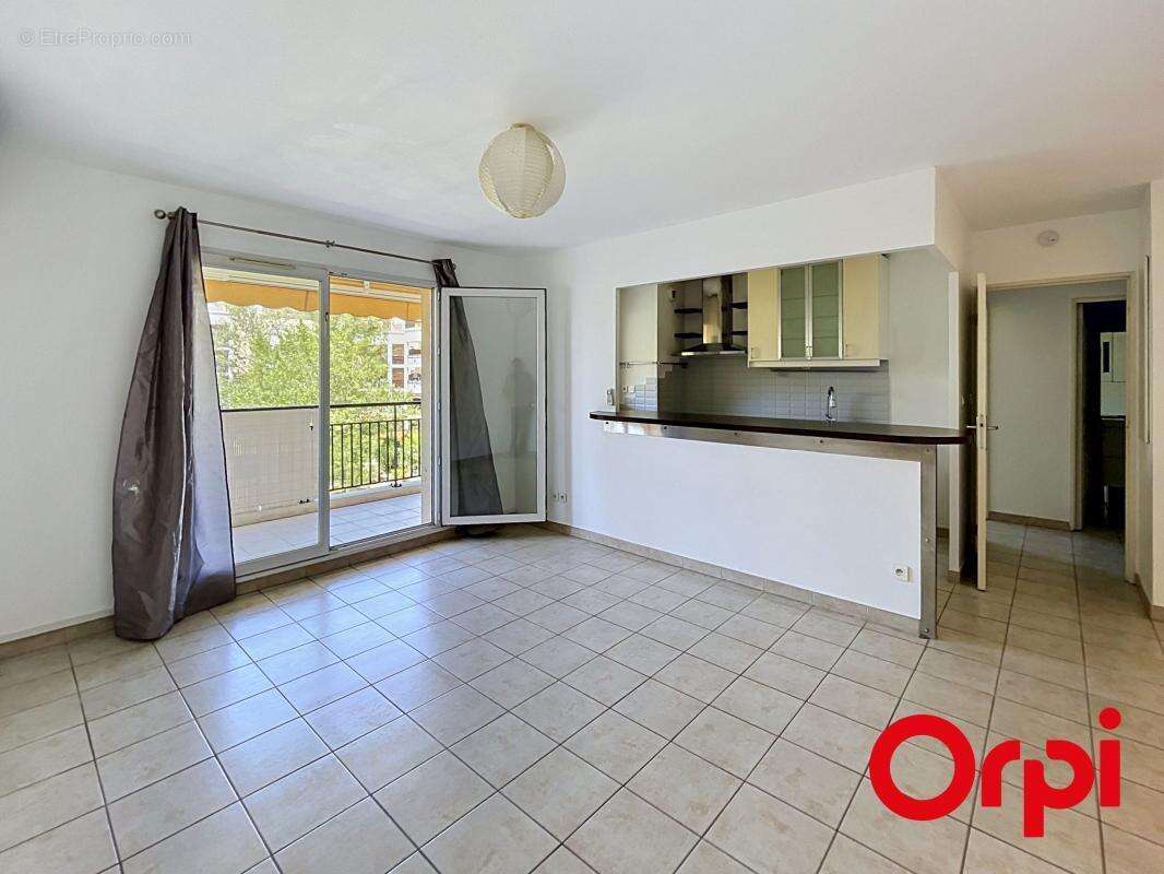 Appartement à MARSEILLE-11E