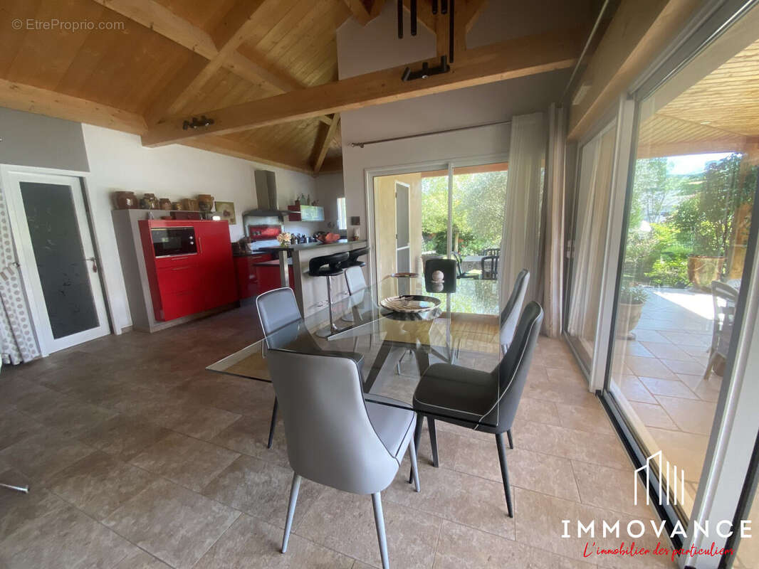 Maison à SAINT-JEAN-DU-BRUEL