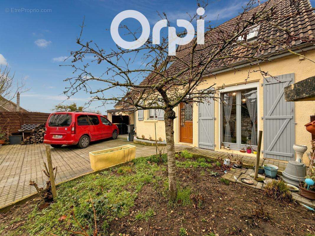 Maison à FRANCIERES