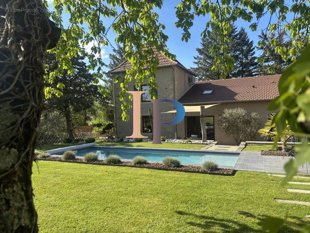 Maison à CHARLIEU