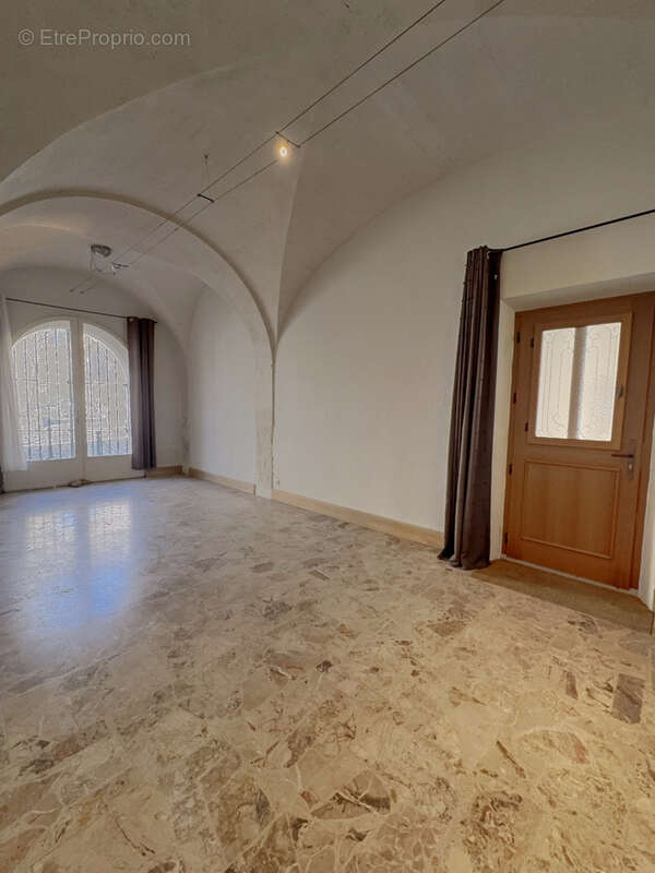 Appartement à VILLENEUVE-LES-AVIGNON