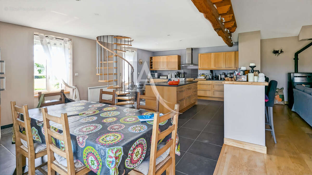 Maison à MONFLANQUIN