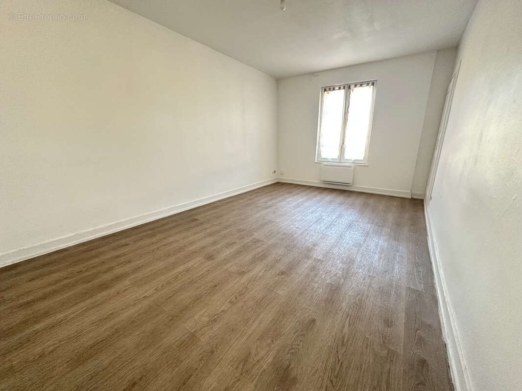 Appartement à SAINT-GEORGES-DE-RENEINS