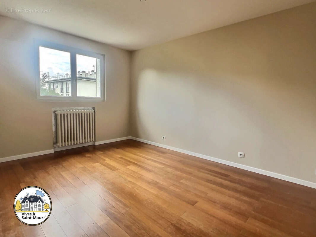 Appartement à SAINT-MAUR-DES-FOSSES