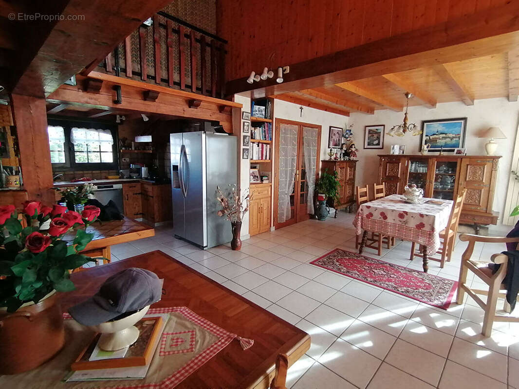 Maison à COMMEQUIERS