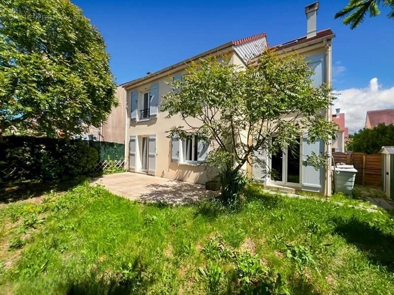 Maison à PLAISIR