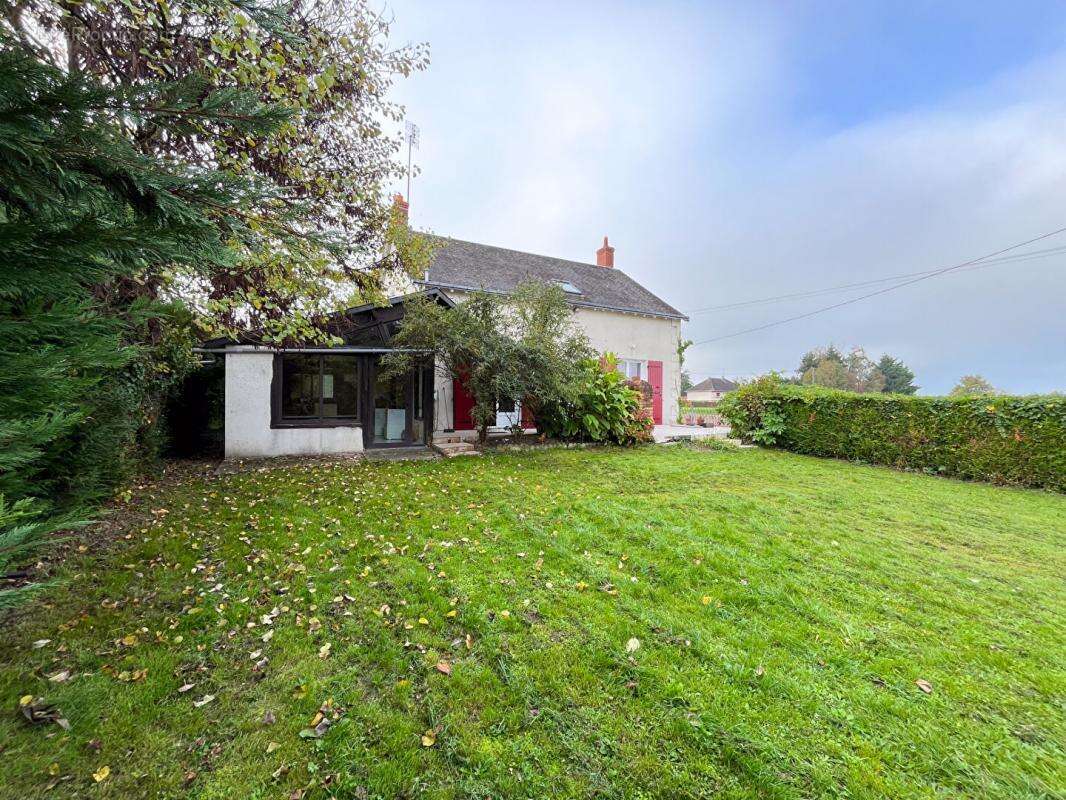 Maison à SAINT-GENOU