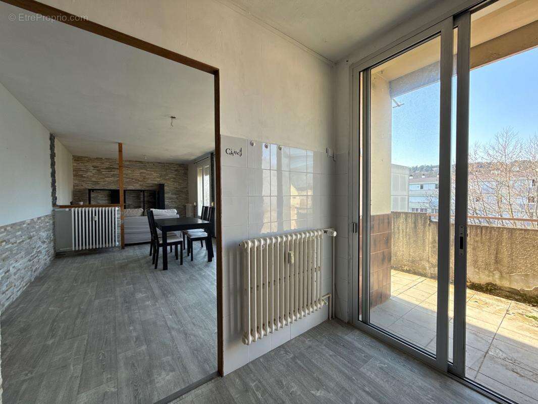 T4 lumineux avec balcon - Chenôve - photo 4