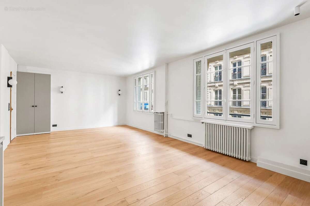 Appartement à PARIS-9E