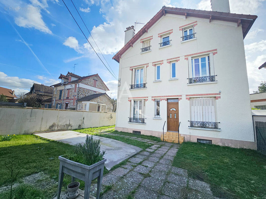 Appartement à VAIRES-SUR-MARNE