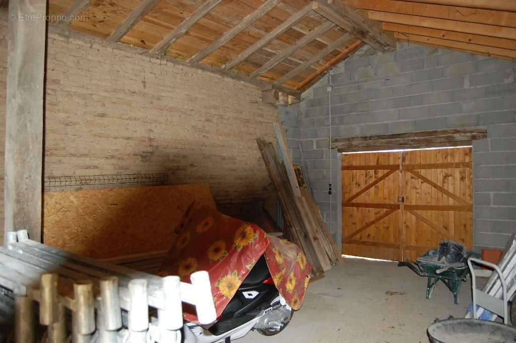 Maison récente avec piscine + dépendances - photo 12