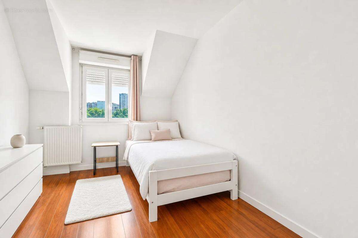 Appartement à VILLENEUVE-LA-GARENNE