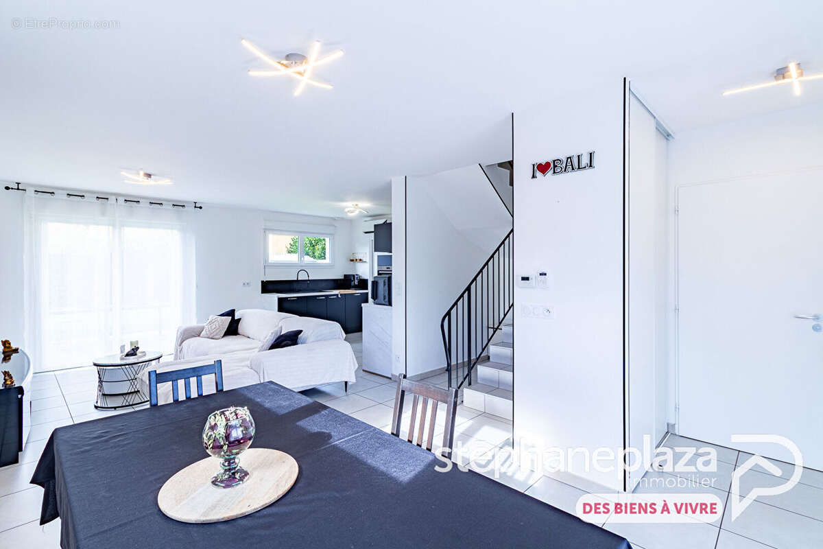 Maison à SAINT-PAUL-DE-VARAX