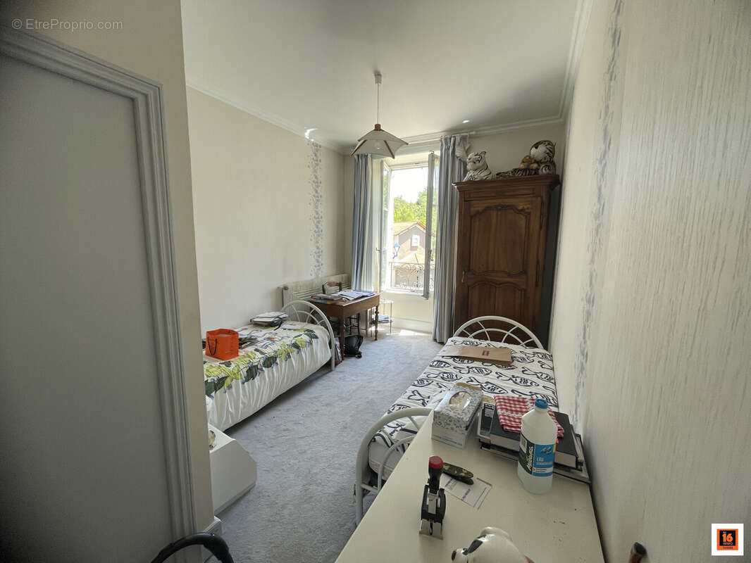 Maison à LA MONNERIE-LE-MONTEL