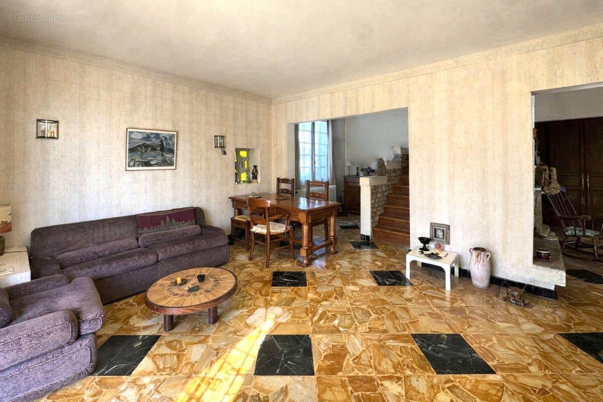 Maison à L'ISLE-SUR-LA-SORGUE