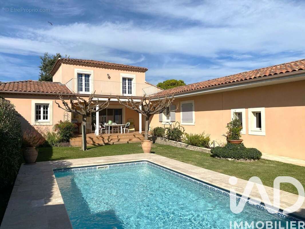 Maison 183 m² à L'isle-Sur-La-Sorgue  - photo 2
