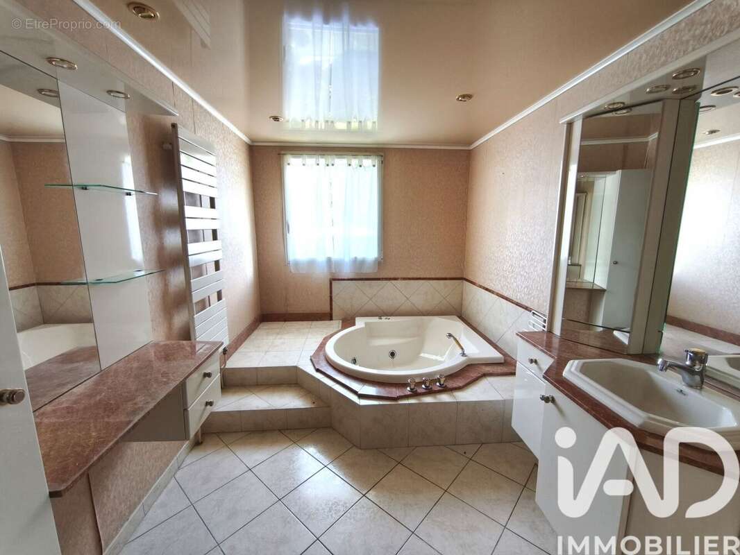 Photo 8 - Maison à VOISENON