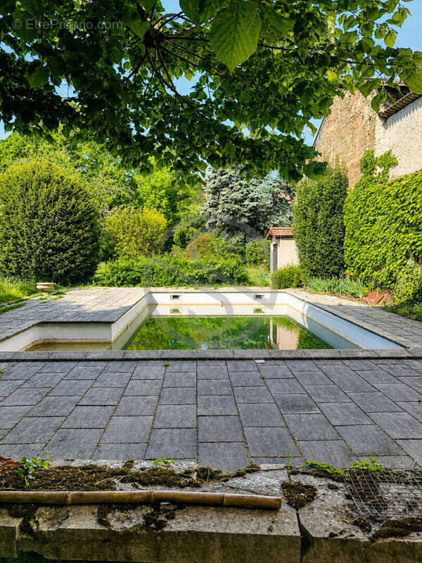 Maison à BEAUREPAIRE