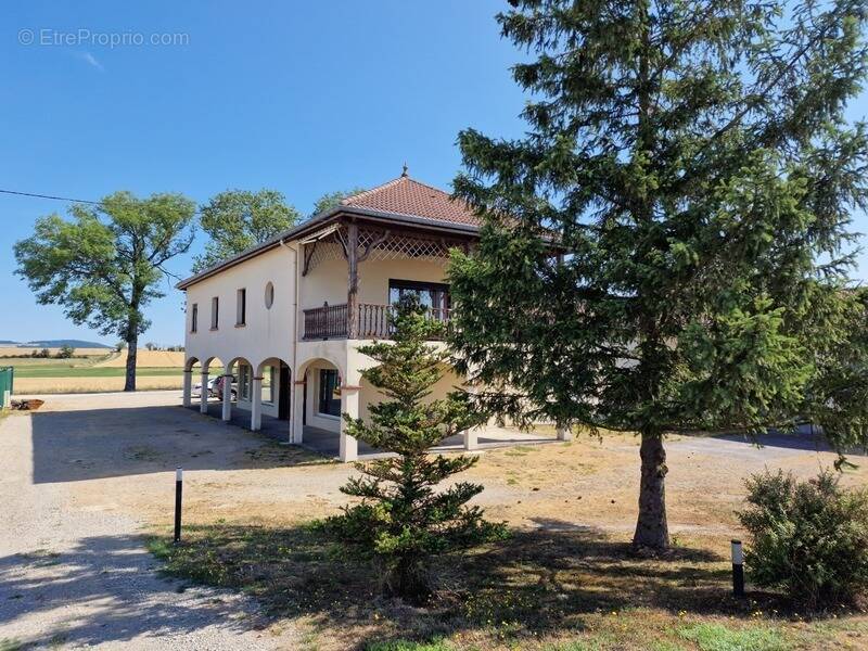 Appartement à MIRECOURT