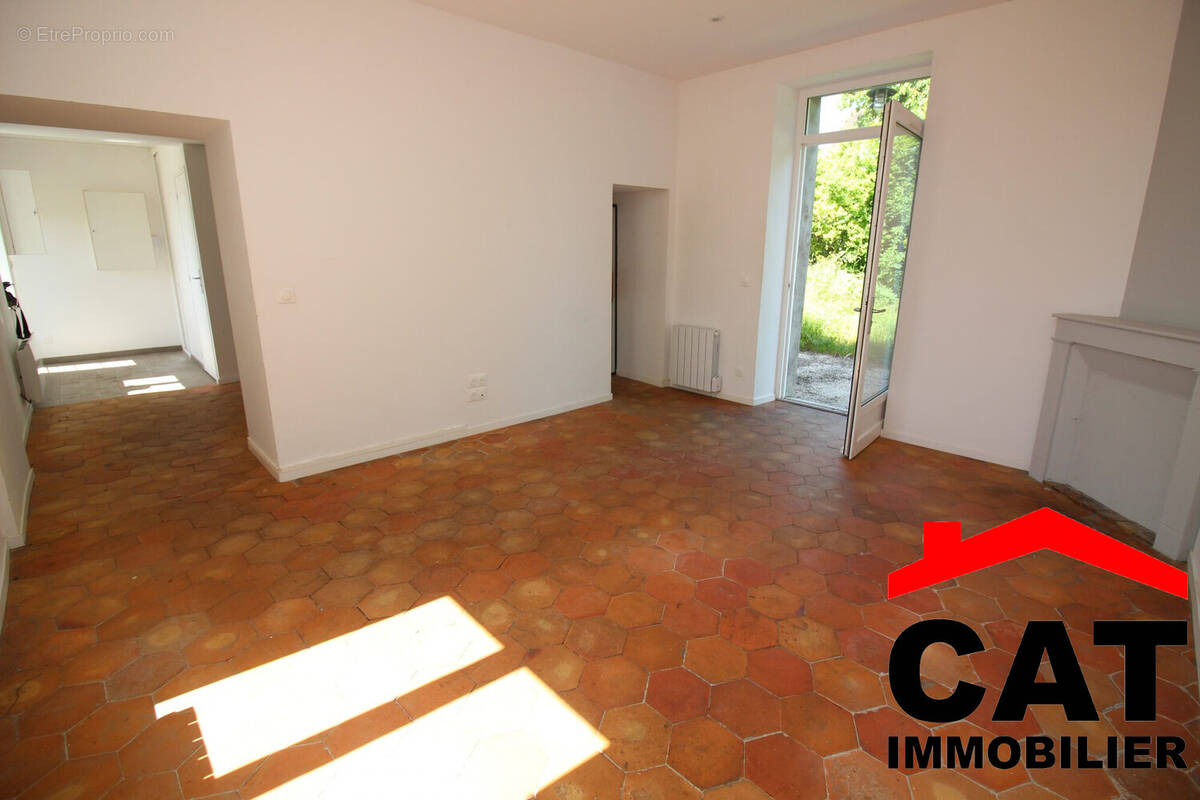 Maison à VERNOU-LA-CELLE-SUR-SEINE