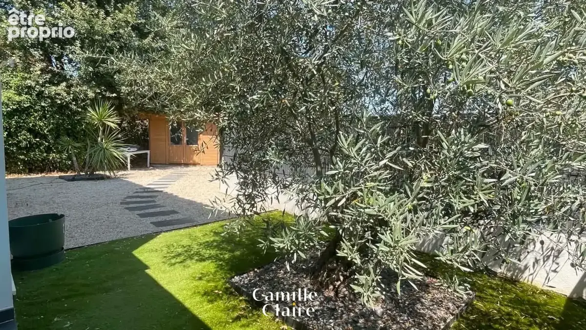 Maison d'Architecte T4 récente 110 m2 avec piscine et terrain plat sur la commune de Peypin. - photo 9