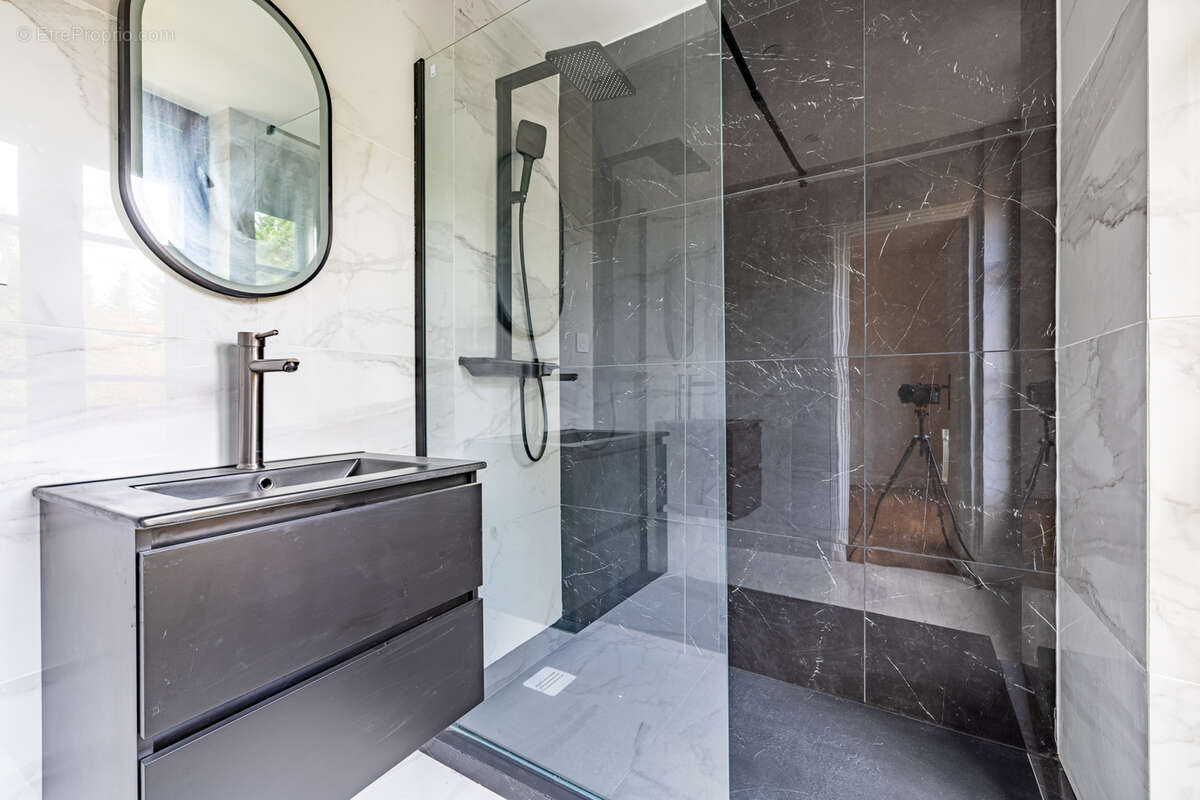 Maison à SAINT-MAUR-DES-FOSSES