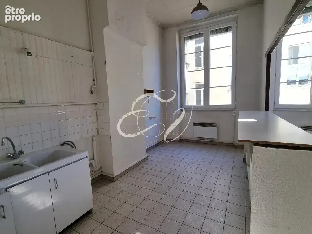 Vente lyon 69004 - croix rousse proche hopital canut 59m2 possible t3 a fort potentiel - photo 6