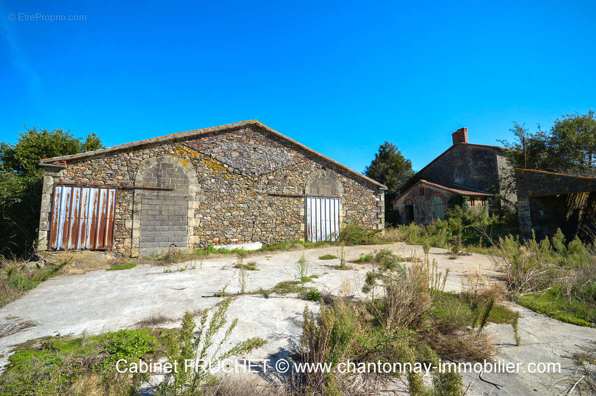 Maison à SAINT-PIERRE-DU-CHEMIN