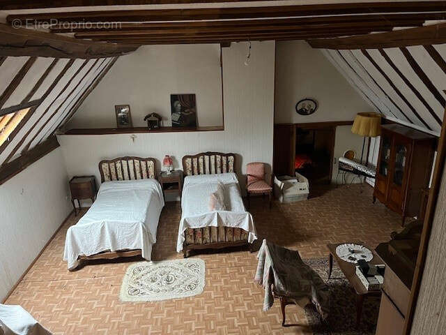 Maison à MONTRET