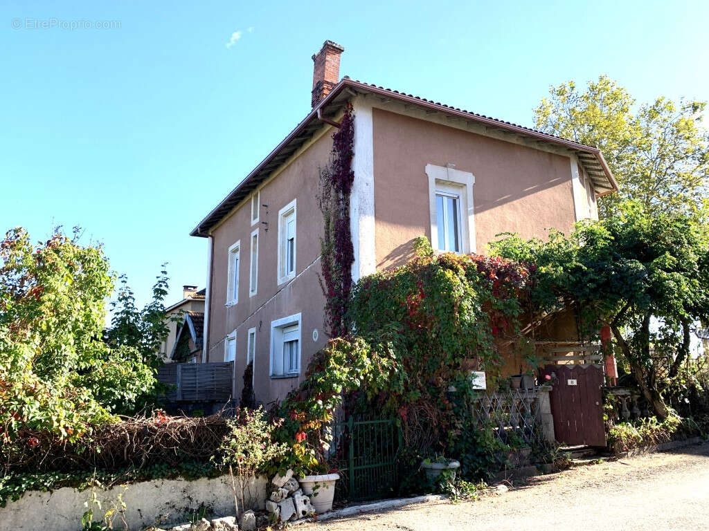 Maison de village 240 m², 6 chambres, avec jardin et local commercial - photo 18