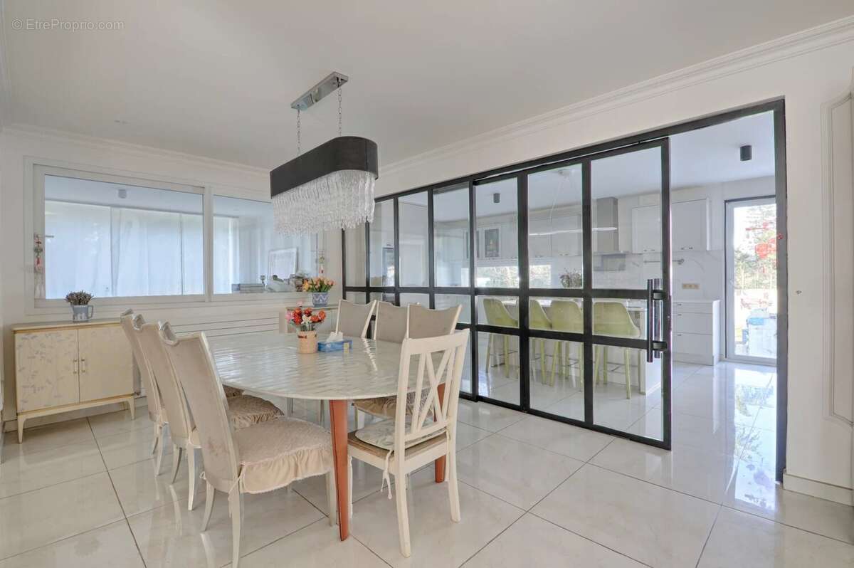 Maison à SAINT-MAUR-DES-FOSSES