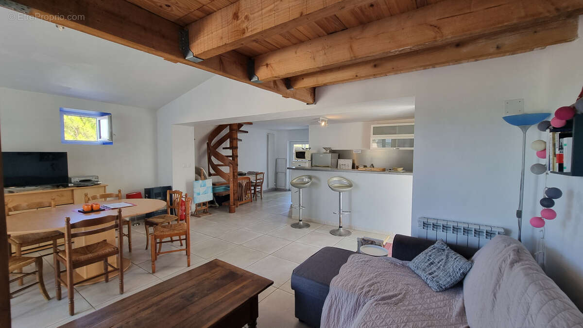 Maison à VILLENEUVE-DE-BERG