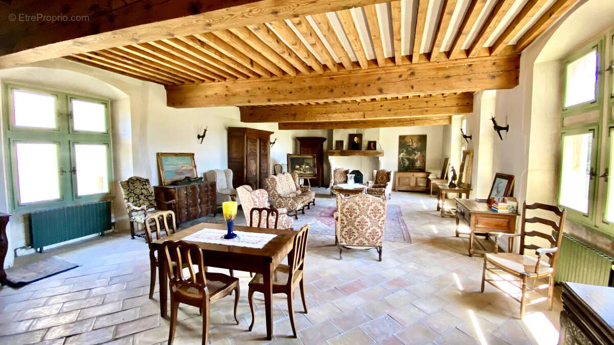 Maison à PERNES-LES-FONTAINES