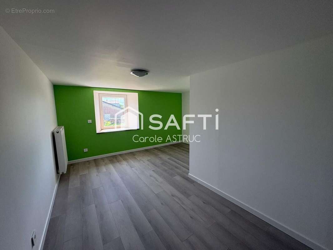 Maison 184 m² à Frasne  - photo 4