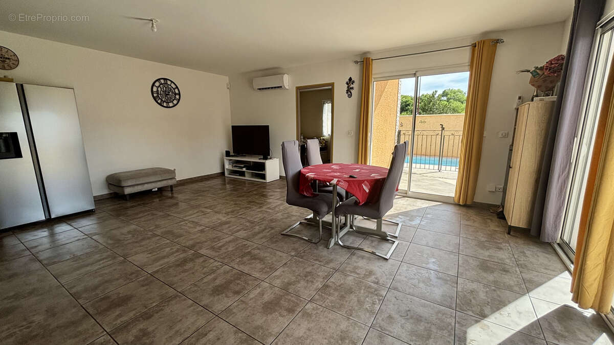 Maison à MONTELIMAR