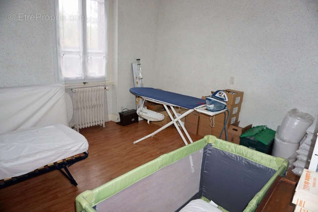 Commerce à JALIGNY-SUR-BESBRE