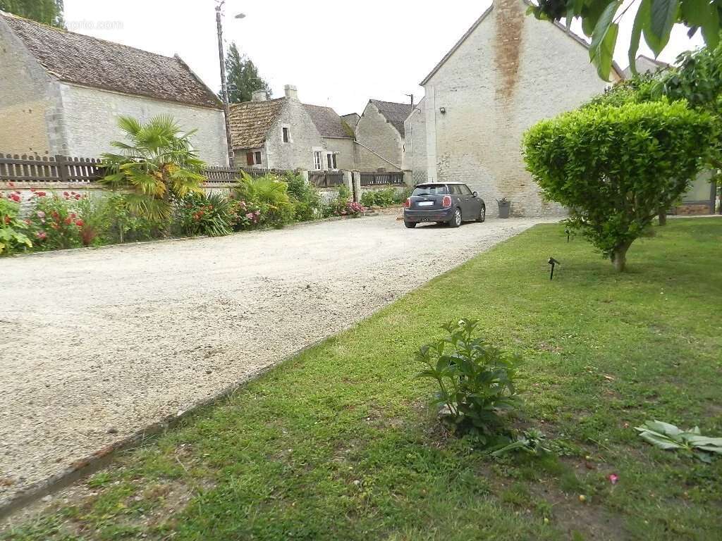 Maison à SAINT-PIERRE-SUR-DIVES