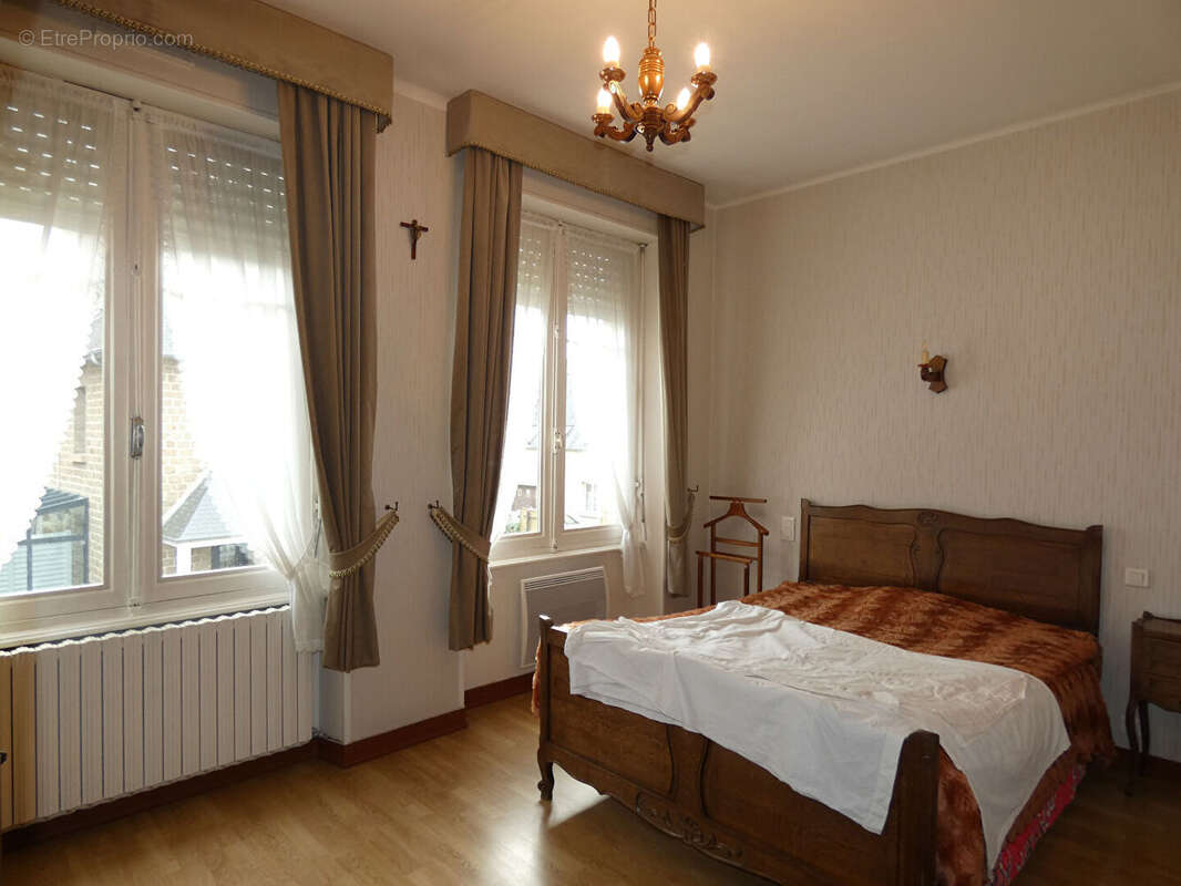 Maison à SAINT-HILAIRE-DU-HARCOUET