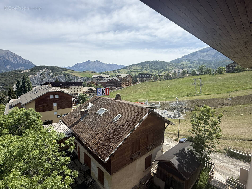 Appartement à ENCHASTRAYES