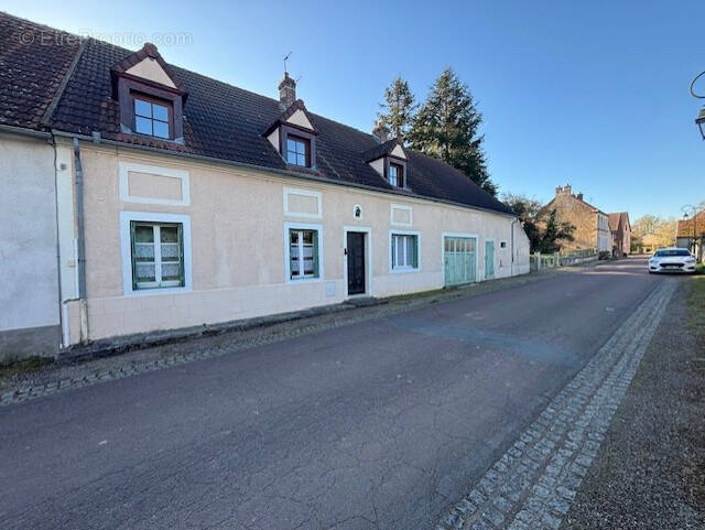 Maison à AUTUN