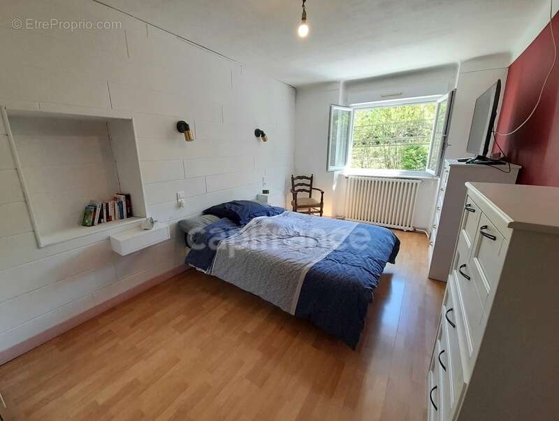 Maison à vendre 4 pièces SAINT THOIS (29520)- 3 chambres- surface habitable 120.27m2- Avec sous-sol- parcelle de 3922m2- dépenda - photo 4
