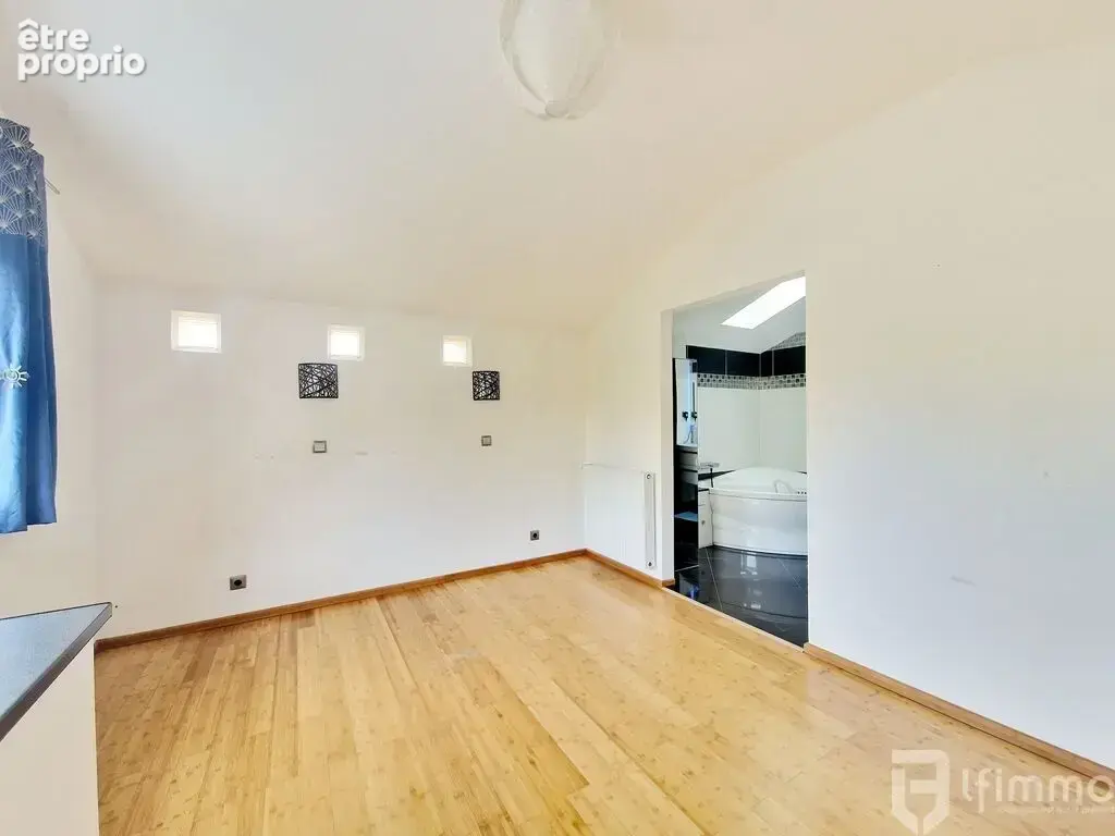 Maison spacieuse et contemporaine dans un quartier résidentiel - photo 6