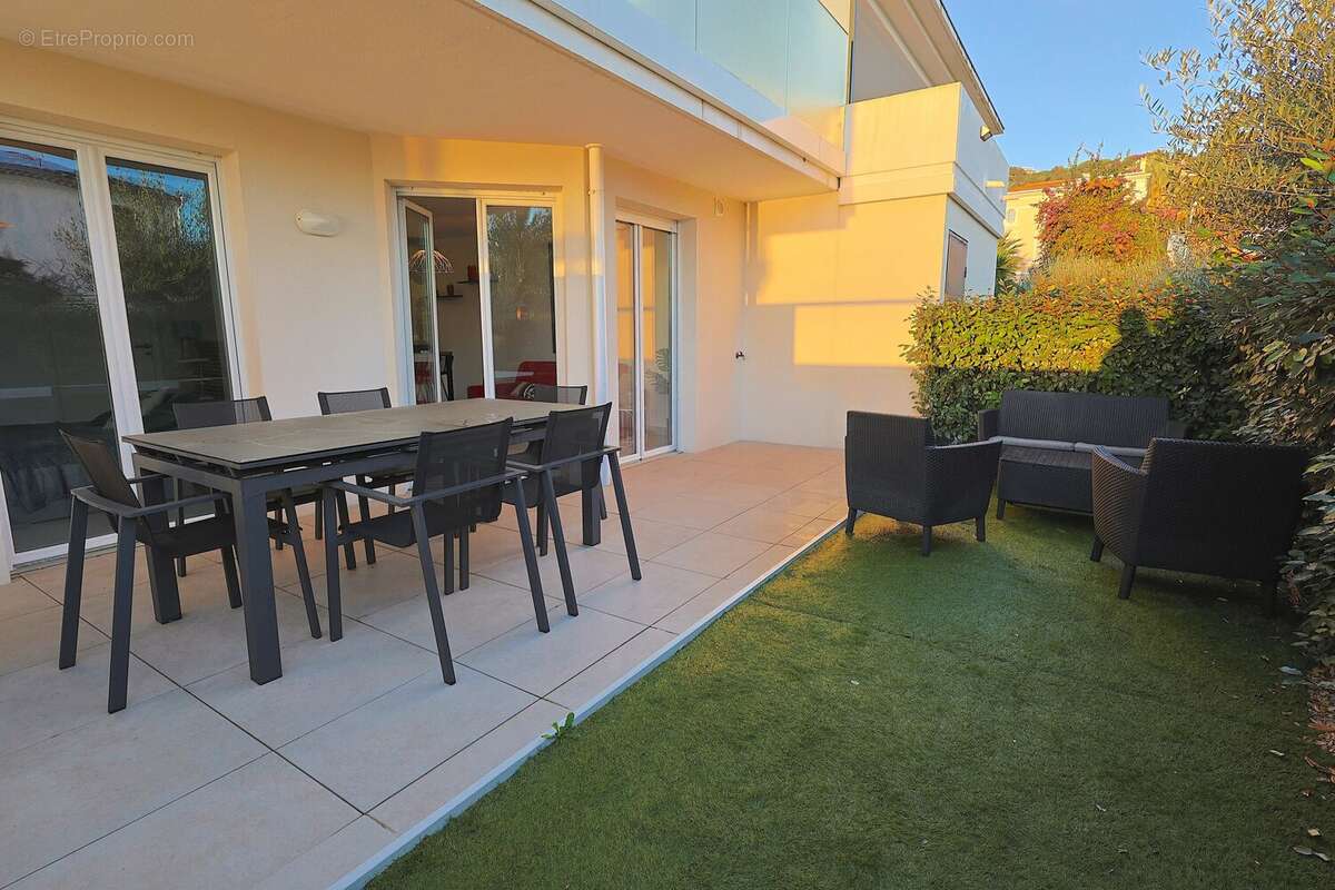 Appartement à VALLAURIS