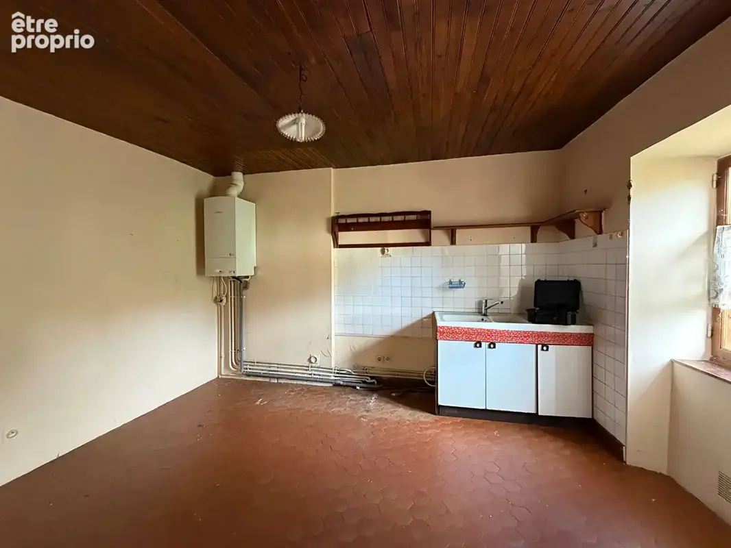 Maison en pierre à rénover avec grange et jardin - photo 3