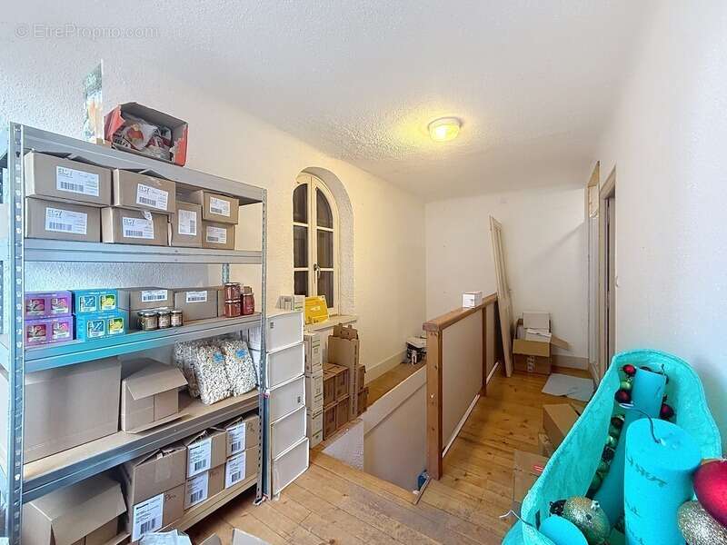 Commerce à LUCINGES