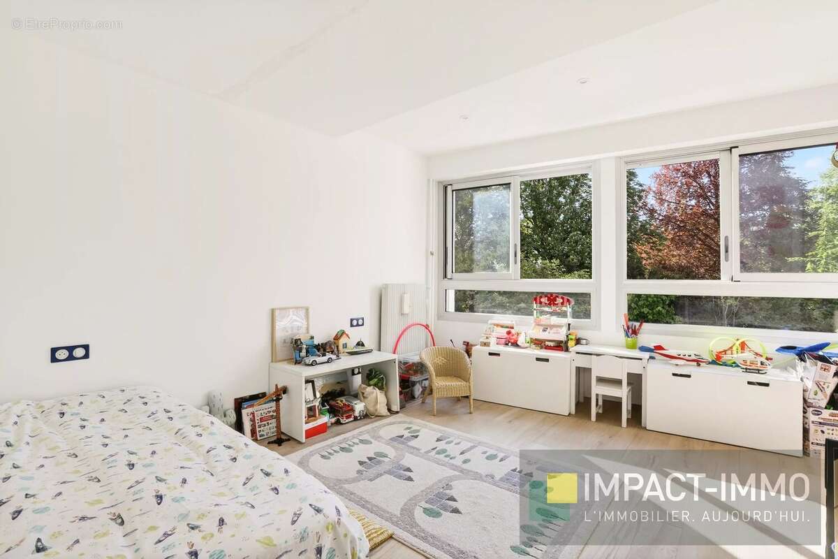 Appartement à COURBEVOIE